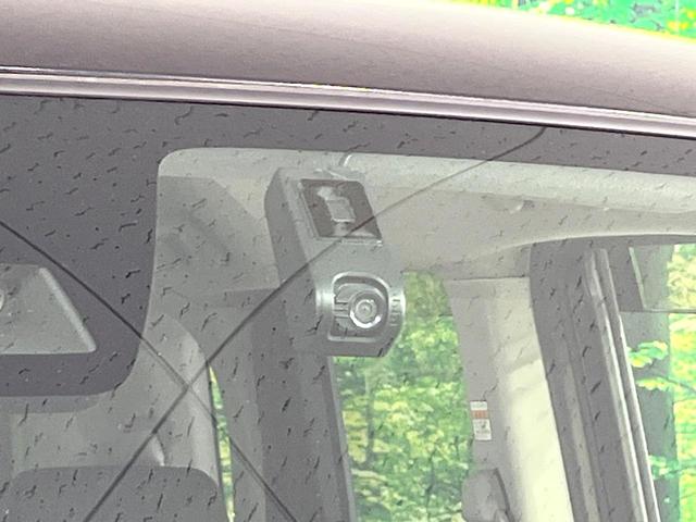 ルーミー カスタムＧ　禁煙車　後席モニター　純正ＳＤナビ　バックカメラ　衝突軽減装置　両側電動スライド　ＥＴＣ　ドラレコ　コーナーセンサー　スマートキー　ＬＥＤヘッド　クルコン　純正１４インチアルミ　オートエアコン（7枚目）