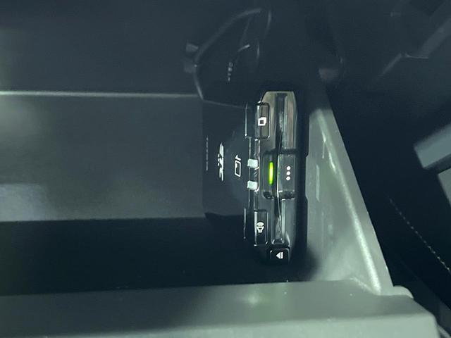 86 GT 6速MT車 純正SDナビ レーダークルーズ バックカメラ ETC デュアルオートエアコン スマートキー LEDヘッド 純正17インチアルミ フルセグ Bluetooth CD DVD再生(6枚目)