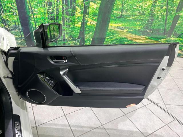 86 GT 6速MT車 純正SDナビ レーダークルーズ バックカメラ ETC デュアルオートエアコン スマートキー LEDヘッド 純正17インチアルミ フルセグ Bluetooth CD DVD再生(34枚目)