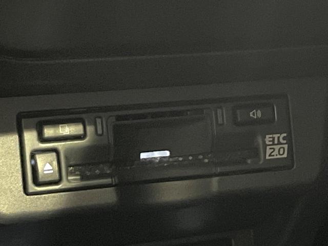 プリウス Ｇ　禁煙車　８型デイスプレイオーディオ　全周囲カメラ　衝突軽減装置　レーダークルーズ　ＥＴＣ　Ｂｌｕｅｔｏｏｔｈ　フルセグ　ドラレコ　コーナーセンサー　スマートキー　シートヒーター　ＬＥＤヘッド（7枚目）