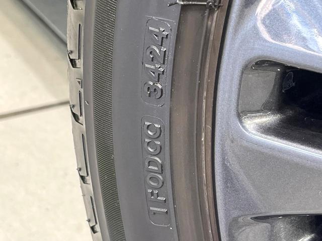 プリウス Ｇ　禁煙車　８型デイスプレイオーディオ　全周囲カメラ　衝突軽減装置　レーダークルーズ　ＥＴＣ　Ｂｌｕｅｔｏｏｔｈ　フルセグ　ドラレコ　コーナーセンサー　スマートキー　シートヒーター　ＬＥＤヘッド（32枚目）