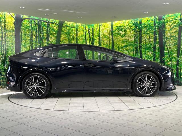 プリウス Ｚ　禁煙車　モデリスタエアロ　パノラマルーフ　全周囲カメラ　衝突被害軽減システム　レーダークルーズ　１２．３型ディスプレイオーディオ　電動リアゲート　前席シートエアコン　パワーシート　ＬＥＤヘッド　ＥＴＣ（24枚目）