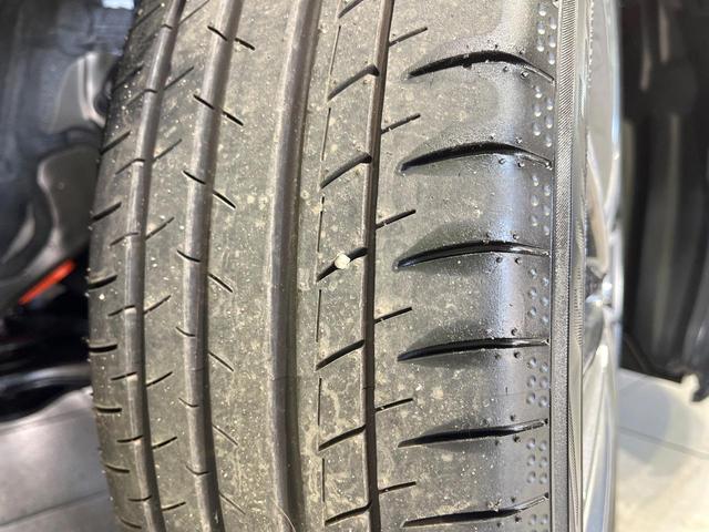 プリウス Ｚ　禁煙車　モデリスタエアロ　パノラマルーフ　全周囲カメラ　衝突被害軽減システム　レーダークルーズ　１２．３型ディスプレイオーディオ　電動リアゲート　前席シートエアコン　パワーシート　ＬＥＤヘッド　ＥＴＣ（28枚目）