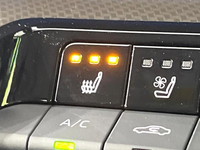 プリウス Ｚ　禁煙車　モデリスタエアロ　パノラマルーフ　全周囲カメラ　衝突被害軽減システム　レーダークルーズ　１２．３型ディスプレイオーディオ　電動リアゲート　前席シートエアコン　パワーシート　ＬＥＤヘッド　ＥＴＣ（31枚目）