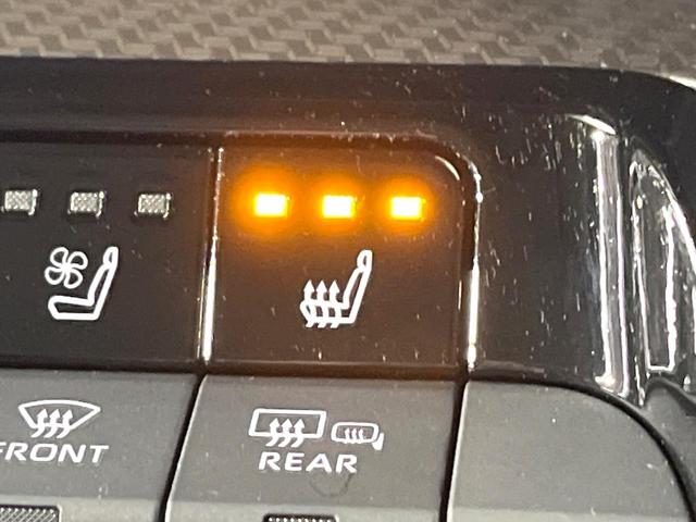 プリウス Ｚ　禁煙車　モデリスタエアロ　パノラマルーフ　全周囲カメラ　衝突被害軽減システム　レーダークルーズ　１２．３型ディスプレイオーディオ　電動リアゲート　前席シートエアコン　パワーシート　ＬＥＤヘッド　ＥＴＣ（33枚目）