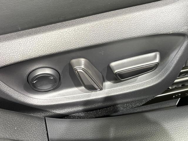 プリウス Ｚ　禁煙車　モデリスタエアロ　パノラマルーフ　全周囲カメラ　衝突被害軽減システム　レーダークルーズ　１２．３型ディスプレイオーディオ　電動リアゲート　前席シートエアコン　パワーシート　ＬＥＤヘッド　ＥＴＣ（36枚目）