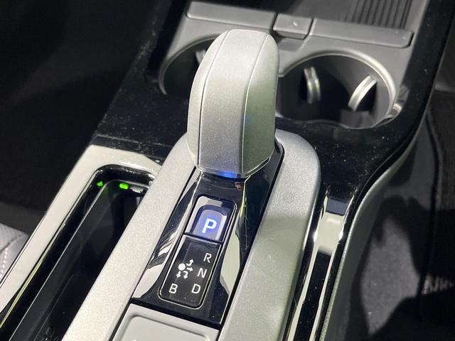 プリウス Ｚ　禁煙車　モデリスタエアロ　パノラマルーフ　全周囲カメラ　衝突被害軽減システム　レーダークルーズ　１２．３型ディスプレイオーディオ　電動リアゲート　前席シートエアコン　パワーシート　ＬＥＤヘッド　ＥＴＣ（45枚目）