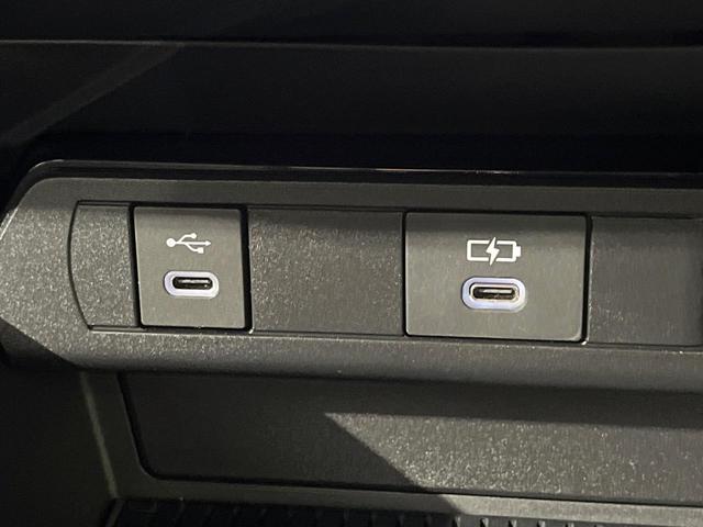 プリウス Ｚ　禁煙車　モデリスタエアロ　パノラマルーフ　全周囲カメラ　衝突被害軽減システム　レーダークルーズ　１２．３型ディスプレイオーディオ　電動リアゲート　前席シートエアコン　パワーシート　ＬＥＤヘッド　ＥＴＣ（60枚目）