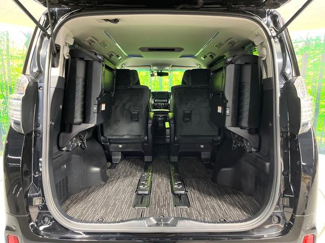 後席を格納すると、これだけの広さが！シーンに合わせたシートアレンジで、大きな荷物も積むことが出来ます♪