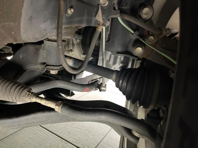 お車を安心してお乗りいただく為には、足回りの定期点検が欠かせません。サービスサポート（有償保証）では無料点検もご提供しており、安心のカーライフをお過ごしいただけるサポート体制が整っています。