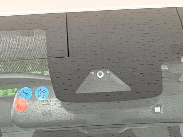 プリウスＰＨＶ Ａプレミアム　禁煙車　純正１１．６型ナビ　バックカメラ　衝突軽減装置　レーダークルーズ　ＥＴＣ　ＬＥＤヘッド　ＬＥＤフォグ　シートヒーター　パワーシート　ドラレコ　オートハイビーム　先行車発進お知らせ（5枚目）