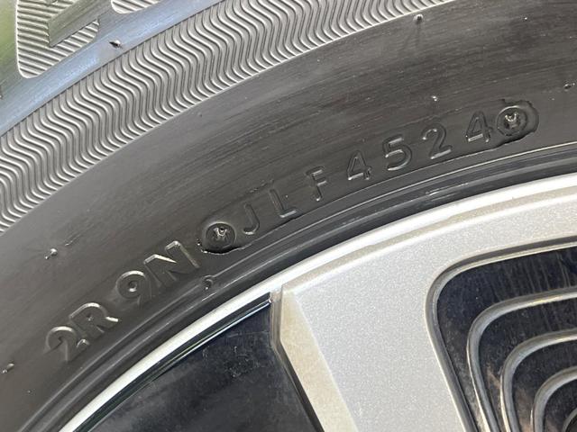 プリウスＰＨＶ Ａプレミアム　禁煙車　純正１１．６型ナビ　バックカメラ　衝突軽減装置　レーダークルーズ　ＥＴＣ　ＬＥＤヘッド　ＬＥＤフォグ　シートヒーター　パワーシート　ドラレコ　オートハイビーム　先行車発進お知らせ（29枚目）