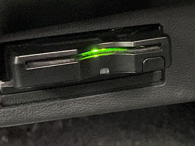 パレットＳＷ リミテッドＩＩ　禁煙車　ＳＤナビ　バックカメラ　両側電動スライドドア　シートヒーター　ＥＴＣ　ＨＩＤヘッド　オートエアコン　スマートキー　純正１４インチアルミ　ステアリングスイッチ　電動格納ミラー　パワーウィンドウ（6枚目）