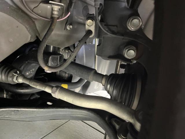 プリウス Ｓツーリングセレクション　禁煙車　ＴＲＤフルエアロ　９型ＢＩＧ－Ｘ　バックカメラ　衝突軽減装置　レーダークルーズ　ＥＴＣ　Ｂｌｕｅｔｏｏｔｈ　フルセグ　スマートキー　シートヒーター　ＬＥＤヘッドライト　ＬＥＤフォグ（20枚目）