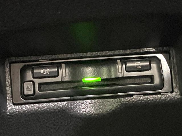 プリウス Ｓツーリングセレクション　禁煙車　ＴＲＤフルエアロ　９型ＢＩＧ－Ｘ　バックカメラ　衝突軽減装置　レーダークルーズ　ＥＴＣ　Ｂｌｕｅｔｏｏｔｈ　フルセグ　スマートキー　シートヒーター　ＬＥＤヘッドライト　ＬＥＤフォグ（41枚目）