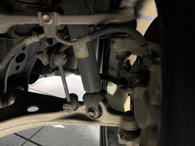 お車を安心してお乗りいただく為には、足回りの定期点検が欠かせません。サービスサポート（有償保証）では無料点検もご提供しており、安心のカーライフをお過ごしいただけるサポート体制が整っています。