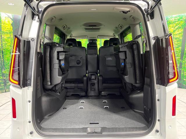 セレナ e-パワー ハイウェイスターV 禁煙車 純正12型ナビ 両側電動ドア 全周囲カメラ 衝突軽減システム レーダークルーズ コーナーセンサー スマートキー LEDヘッド ビルトインETC 純正16インチアルミ 車線逸脱警報(11枚目)