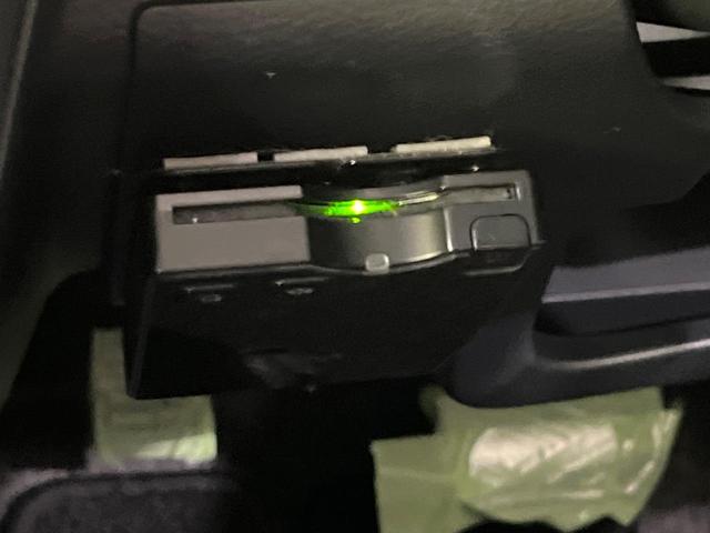 【ＥＴＣ】高速道路の料金所をストレスなく通過！話題のスポットやサービスエリアに多い「スマートＩＣ」利用時は必須のアイテムです。当店でセットアップを実施、ご納車当日からすぐにご利用いただけます！