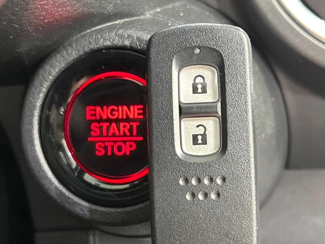 Ｎ－ＯＮＥ プレミアム　禁煙車　純正８型ナビ　バックカメラ　衝突軽減装置　合皮シート　シートヒーター　スマートキー　ＬＥＤヘッドライト　ＥＴＣ　オートエアコン　ドライブレコーダー　クルーズコントロール（6枚目）