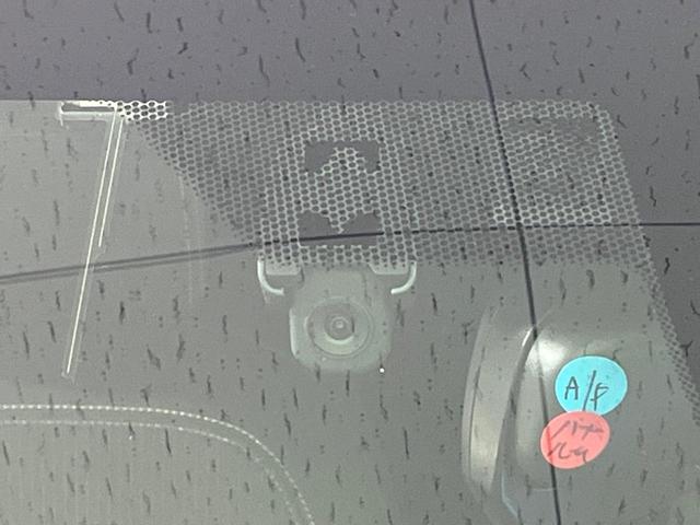 Ｎ－ＯＮＥ プレミアム　禁煙車　純正８型ナビ　バックカメラ　衝突軽減装置　合皮シート　シートヒーター　スマートキー　ＬＥＤヘッドライト　ＥＴＣ　オートエアコン　ドライブレコーダー　クルーズコントロール（21枚目）