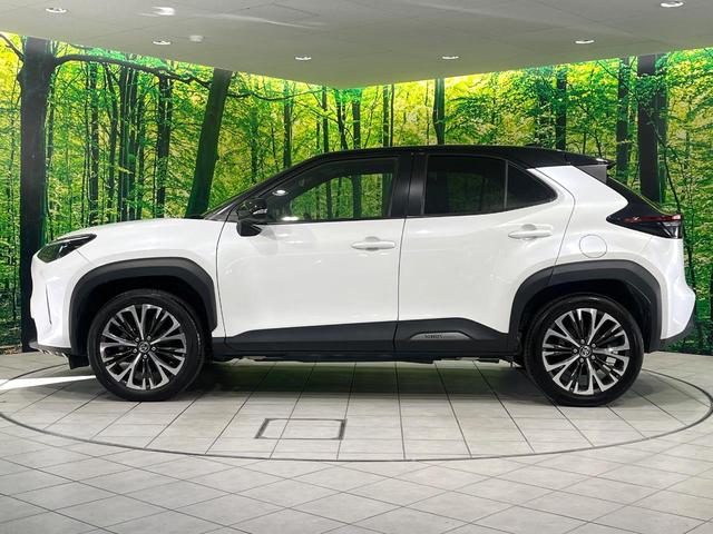 ヤリスクロス ハイブリッドZ 禁煙車 全周囲カメラ 衝突軽減 レーダークルーズ LEDヘッド ETC Bluetooth 純正8型ディスプレイオーディオ シートヒーター ステアリングヒーター オートハイビーム 純正18インチアルミ(25枚目)