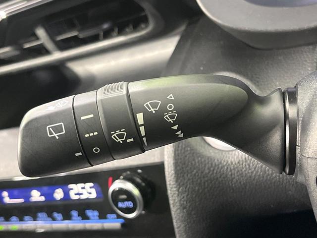 ヤリスクロス ハイブリッドZ 禁煙車 全周囲カメラ 衝突軽減 レーダークルーズ LEDヘッド ETC Bluetooth 純正8型ディスプレイオーディオ シートヒーター ステアリングヒーター オートハイビーム 純正18インチアルミ(46枚目)
