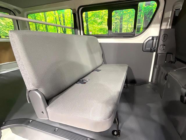 ハイエースバン ロングDX GLパッケージ 禁煙車 4WD ディーゼル 衝突軽減装置 両側スライドドア LEDヘッド デジタルインナーミラー 100V電源 オートハイビーム レーンアシスト オートライト プライバシーガラス(9枚目)