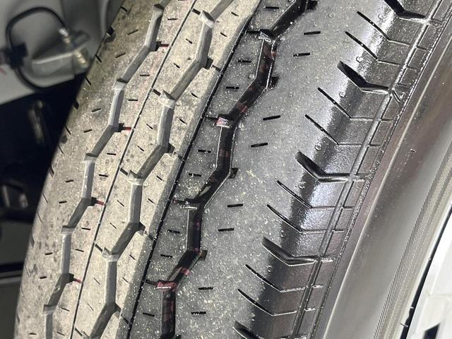 ハイエースバン ロングDX GLパッケージ 禁煙車 4WD ディーゼル 衝突軽減装置 両側スライドドア LEDヘッド デジタルインナーミラー 100V電源 オートハイビーム レーンアシスト オートライト プライバシーガラス(33枚目)