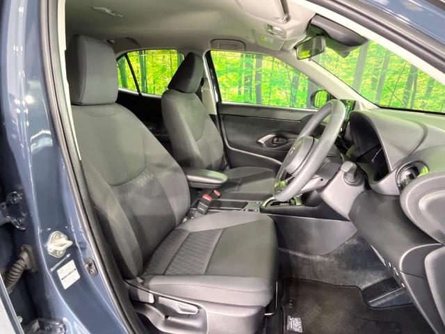 ヤリスクロス G 禁煙車 純正8型ディスプレイオーディオ 全周囲カメラ 衝突軽減装置 レーダークルーズ ETC ドラレコ Bluetooth 純正16インチアルミ オートハイビーム クリアランスソナー スマートキー(8枚目)