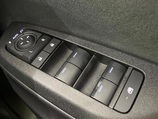 ヤリスクロス G 禁煙車 純正8型ディスプレイオーディオ 全周囲カメラ 衝突軽減装置 レーダークルーズ ETC ドラレコ Bluetooth 純正16インチアルミ オートハイビーム クリアランスソナー スマートキー(37枚目)