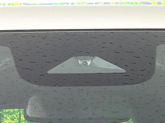 ステップワゴン ｅ：ＨＥＶスパーダ　登録済み未使用車　両側電動スライドドア　レーダークルーズ　電動リアゲート　ハーフレザーシート　コーナーセンサー　スマートキー　ＬＥＤヘッド　純正１６インチアルミ　オートライト　デュアルエアコン（3枚目）