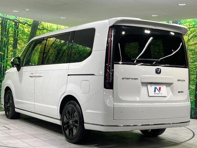 ステップワゴン ｅ：ＨＥＶスパーダ　登録済み未使用車　両側電動スライドドア　レーダークルーズ　電動リアゲート　ハーフレザーシート　コーナーセンサー　スマートキー　ＬＥＤヘッド　純正１６インチアルミ　オートライト　デュアルエアコン（27枚目）
