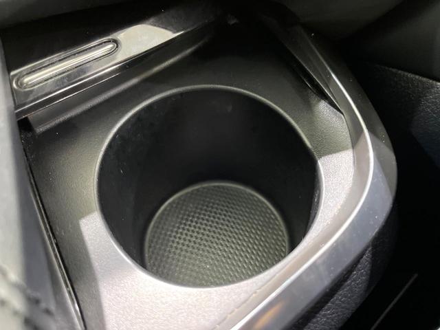 ヴェルファイア ２．５Ｚ　Ｇエディション　禁煙車　１０型ＳＤナビ　バックカメラ　衝突軽減装置　両側電動スライド　レーダークルーズ　シートエアコン　オットマン　ＬＥＤヘッド　ＬＥＤフォグ　ステアリングヒーター　パワーシート　ブレーキホールド（43枚目）