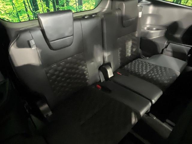 ヴォクシー ハイブリッドＳ－Ｚ　モデリスタエアロ　禁煙車　後席モニター　純正１０．５型ディスプレイオーディオ　バックカメラ　両側電動スライド　衝突軽減装置　レーダークルーズ　シートヒーター　クリアランスソナー　オートハイビーム（10枚目）