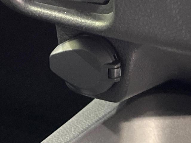 ヴォクシー ハイブリッドＳ－Ｚ　モデリスタエアロ　禁煙車　後席モニター　純正１０．５型ディスプレイオーディオ　バックカメラ　両側電動スライド　衝突軽減装置　レーダークルーズ　シートヒーター　クリアランスソナー　オートハイビーム（70枚目）