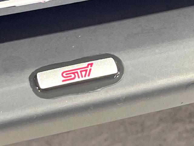 レヴォーグ １．６ＳＴＩスポーツアイサイト　４ＷＤ　ＳＴＩエアロ　純正ナビ　バックカメラ　衝突軽減　レーダークルーズ　シートヒーター　パワーシート　シートメモリー　レザーシート　Ｂｌｕｅｔｏｏｔｈ　ＥＴＣ　ドラレコ　純正１８インチアルミ（3枚目）