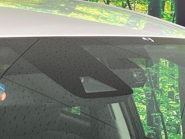 プリウスアルファ Ｇ　禁煙車　５人乗り　９型純正ナビ　バックカメラ　衝突軽減装置　レーダークルーズ　ＥＴＣ　Ｂｌｕｅｔｏｏｔｈ　フルセグ　ドラレコ　ハーフレザーシート　パワーシート　ＬＥＤヘッドライト　レーンアシスト（5枚目）