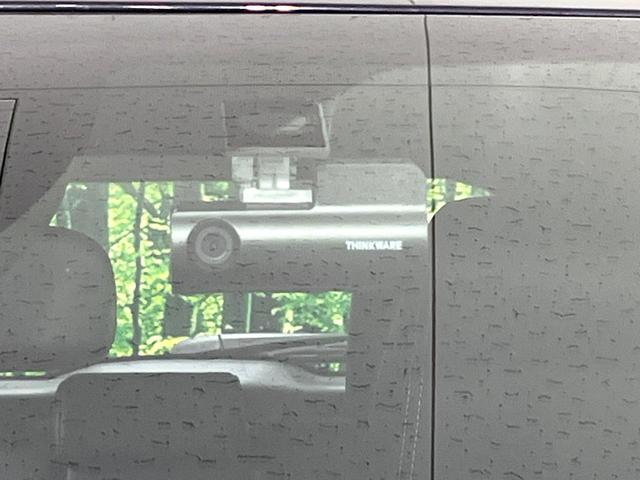 ヤリスクロス ハイブリッドＺ　禁煙車　全周囲カメラ　衝突軽減装置　２トーン　ディスプレイオーディオ　ＥＴＣ　Ｂｌｕｅｔｏｏｔｈ　フルセグ　ドラレコ　スマートキー　シートヒーター　電動シート　ステアリングヒーター　ＬＥＤヘッドライト（6枚目）