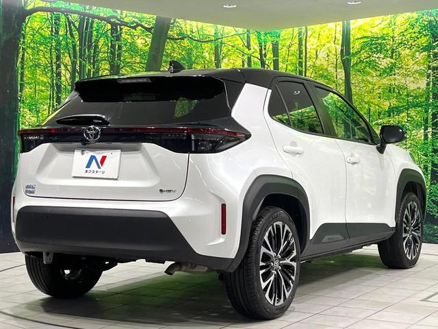 ヤリスクロス ハイブリッドＺ　禁煙車　全周囲カメラ　衝突軽減装置　２トーン　ディスプレイオーディオ　ＥＴＣ　Ｂｌｕｅｔｏｏｔｈ　フルセグ　ドラレコ　スマートキー　シートヒーター　電動シート　ステアリングヒーター　ＬＥＤヘッドライト（17枚目）