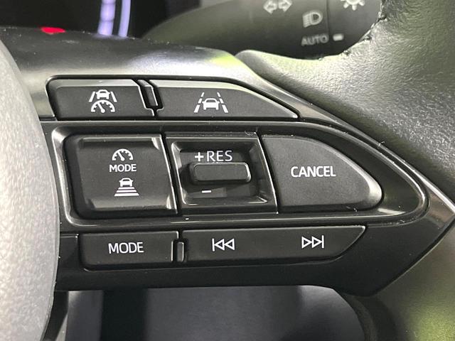 ヤリスクロス ハイブリッドＺ　禁煙車　全周囲カメラ　衝突軽減装置　２トーン　ディスプレイオーディオ　ＥＴＣ　Ｂｌｕｅｔｏｏｔｈ　フルセグ　ドラレコ　スマートキー　シートヒーター　電動シート　ステアリングヒーター　ＬＥＤヘッドライト（41枚目）