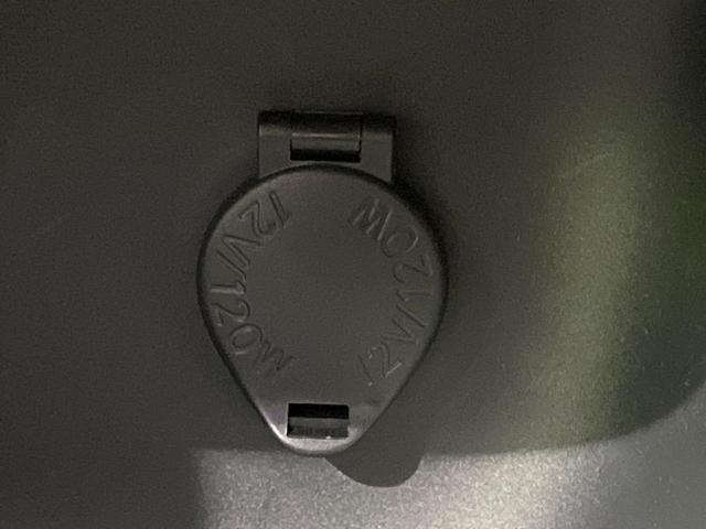 ヤリスクロス ハイブリッドＺ　禁煙車　全周囲カメラ　衝突軽減装置　２トーン　ディスプレイオーディオ　ＥＴＣ　Ｂｌｕｅｔｏｏｔｈ　フルセグ　ドラレコ　スマートキー　シートヒーター　電動シート　ステアリングヒーター　ＬＥＤヘッドライト（54枚目）