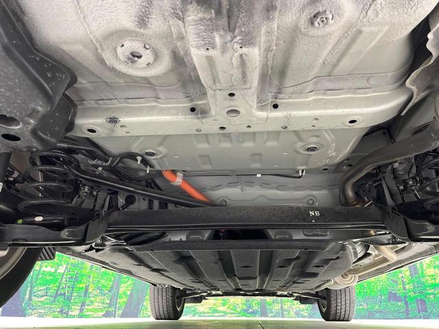 ヴェゼル ｅ：ＨＥＶ　Ｚ　禁煙車　純正９型ナビ　衝突軽減　バックカメラ　レーダークルーズ　ステアリングヒーター　ＥＴＣ　ドラレコ　シートヒーター　電動リアゲート　クリアランスソナー　オートハイビーム　置くだけ充電　スマートキー（19枚目）