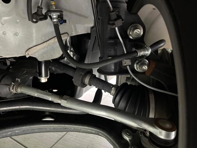 ヴェゼル ｅ：ＨＥＶ　Ｚ　禁煙車　純正９型ナビ　衝突軽減　バックカメラ　レーダークルーズ　ステアリングヒーター　ＥＴＣ　ドラレコ　シートヒーター　電動リアゲート　クリアランスソナー　オートハイビーム　置くだけ充電　スマートキー（20枚目）