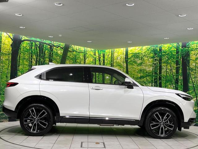 ヴェゼル ｅ：ＨＥＶ　Ｚ　禁煙車　純正９型ナビ　衝突軽減　バックカメラ　レーダークルーズ　ステアリングヒーター　ＥＴＣ　ドラレコ　シートヒーター　電動リアゲート　クリアランスソナー　オートハイビーム　置くだけ充電　スマートキー（26枚目）