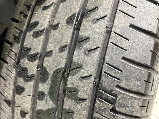 ヴェゼル ｅ：ＨＥＶ　Ｚ　禁煙車　純正９型ナビ　衝突軽減　バックカメラ　レーダークルーズ　ステアリングヒーター　ＥＴＣ　ドラレコ　シートヒーター　電動リアゲート　クリアランスソナー　オートハイビーム　置くだけ充電　スマートキー（28枚目）