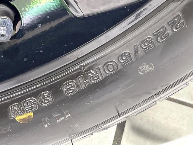 ヴェゼル ｅ：ＨＥＶ　Ｚ　禁煙車　純正９型ナビ　衝突軽減　バックカメラ　レーダークルーズ　ステアリングヒーター　ＥＴＣ　ドラレコ　シートヒーター　電動リアゲート　クリアランスソナー　オートハイビーム　置くだけ充電　スマートキー（30枚目）