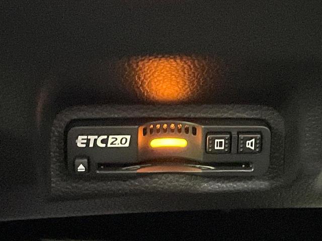 ヴェゼル ｅ：ＨＥＶ　Ｚ　禁煙車　純正９型ナビ　衝突軽減　バックカメラ　レーダークルーズ　ステアリングヒーター　ＥＴＣ　ドラレコ　シートヒーター　電動リアゲート　クリアランスソナー　オートハイビーム　置くだけ充電　スマートキー（40枚目）