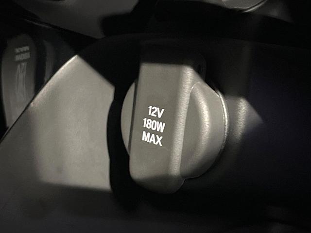 ヴェゼル ｅ：ＨＥＶ　Ｚ　禁煙車　純正９型ナビ　衝突軽減　バックカメラ　レーダークルーズ　ステアリングヒーター　ＥＴＣ　ドラレコ　シートヒーター　電動リアゲート　クリアランスソナー　オートハイビーム　置くだけ充電　スマートキー（55枚目）