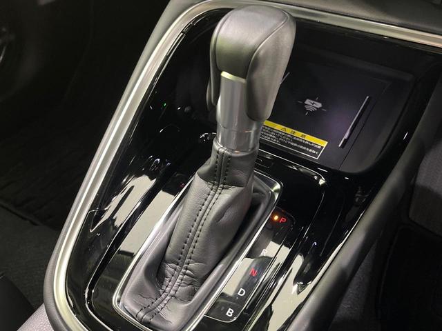 ヴェゼル ｅ：ＨＥＶ　Ｚ　禁煙車　純正９型ナビ　衝突軽減　バックカメラ　レーダークルーズ　ステアリングヒーター　ＥＴＣ　ドラレコ　シートヒーター　電動リアゲート　クリアランスソナー　オートハイビーム　置くだけ充電　スマートキー（56枚目）