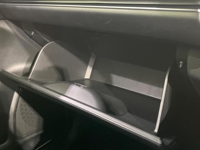 ヴェゼル ｅ：ＨＥＶ　Ｚ　禁煙車　純正９型ナビ　衝突軽減　バックカメラ　レーダークルーズ　ステアリングヒーター　ＥＴＣ　ドラレコ　シートヒーター　電動リアゲート　クリアランスソナー　オートハイビーム　置くだけ充電　スマートキー（62枚目）